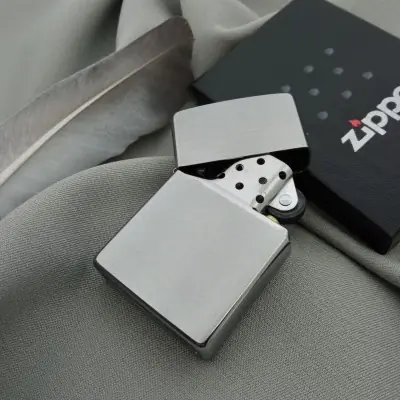 ZIPPO Brushed Chrome 200 зажигалка